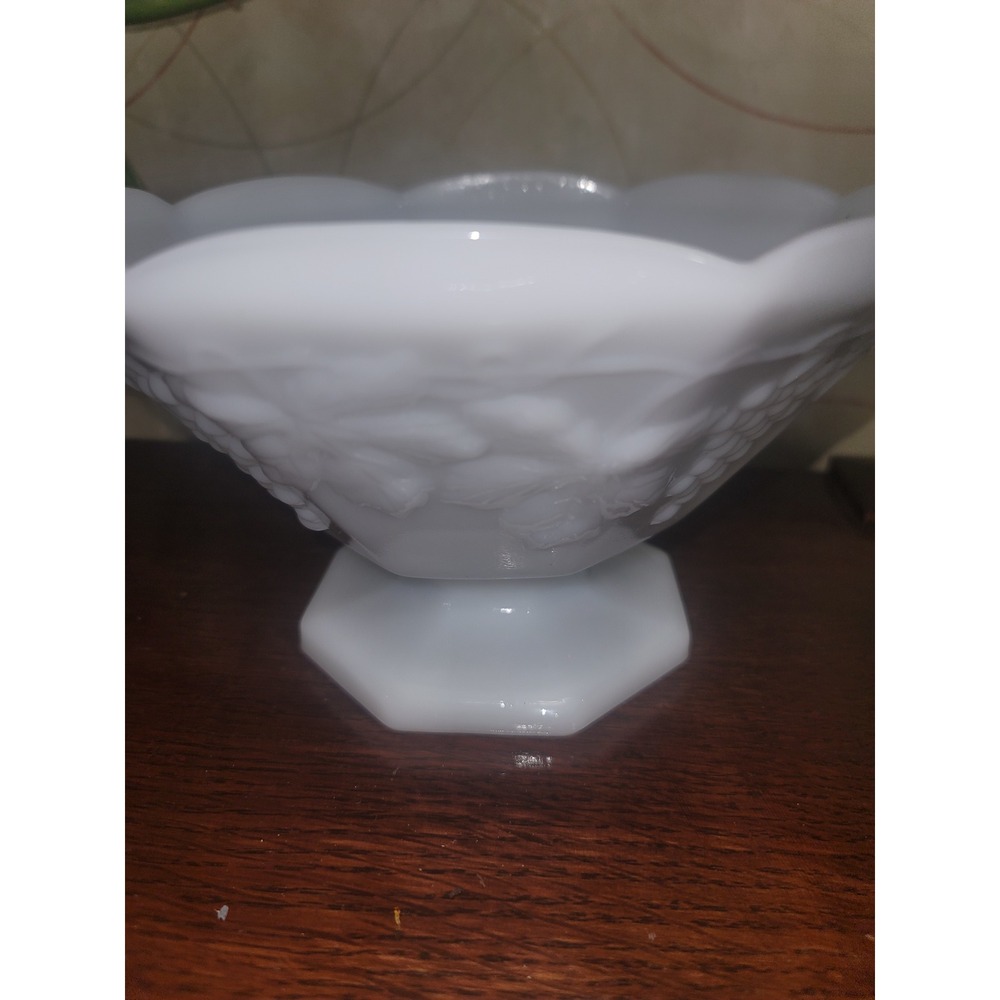 Milk Glass Compote Bowl Vintage Grape Vine‎ Design Candy Dish Pedestal